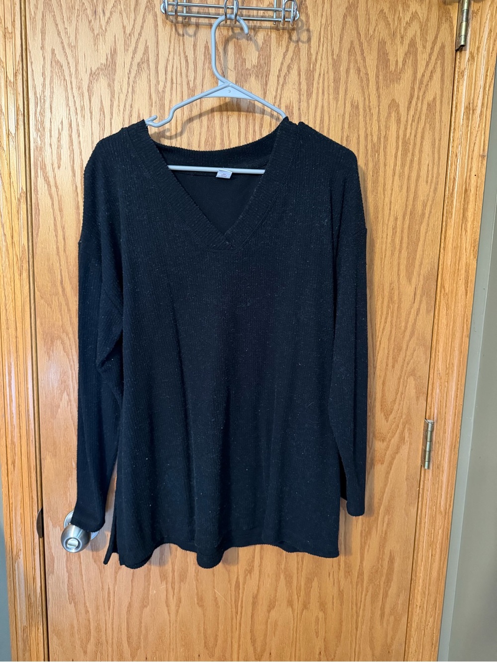 Old Navy Black V-Neck Lightweight Women's Sweater